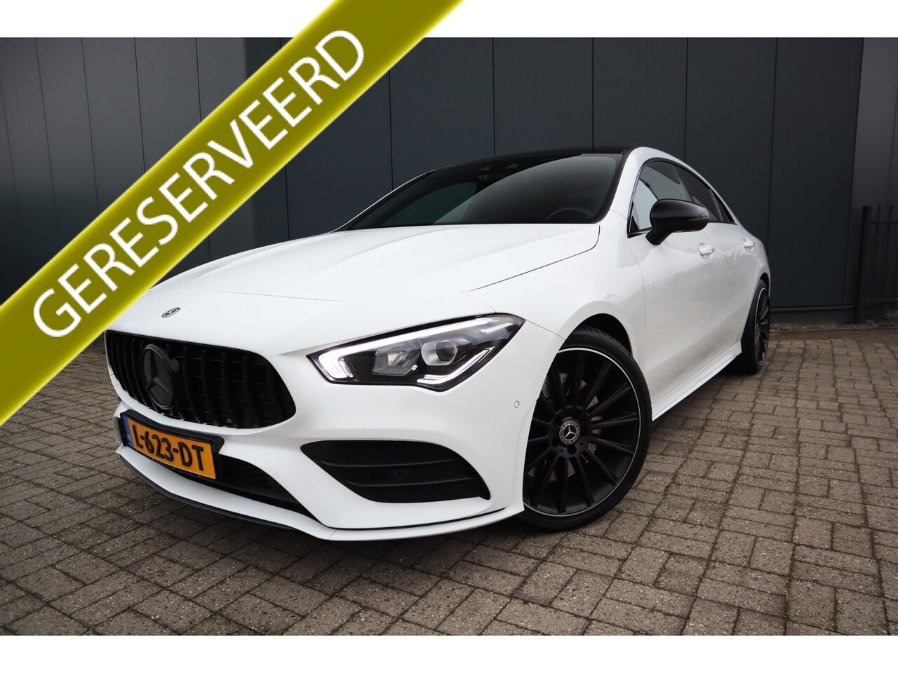 Mercedes-Benz CLA-Klasse - 220 AMG 2.0 Premium Plus Panoramadak Widescreen Camera Ambiente Verlichting Etc. Etc. - AutoWereld.nl