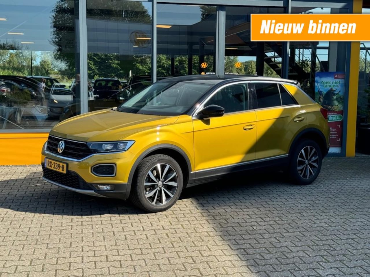 Volkswagen T-Roc - 1.0 TSI 115 pk Style - Navigatie orgineel - AutoWereld.nl