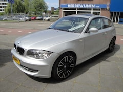 BMW 1-serie - 118i 2.0 (105KW/143PK) 3-Drs. met o.a. Sunroof en 18 inch LM-velg