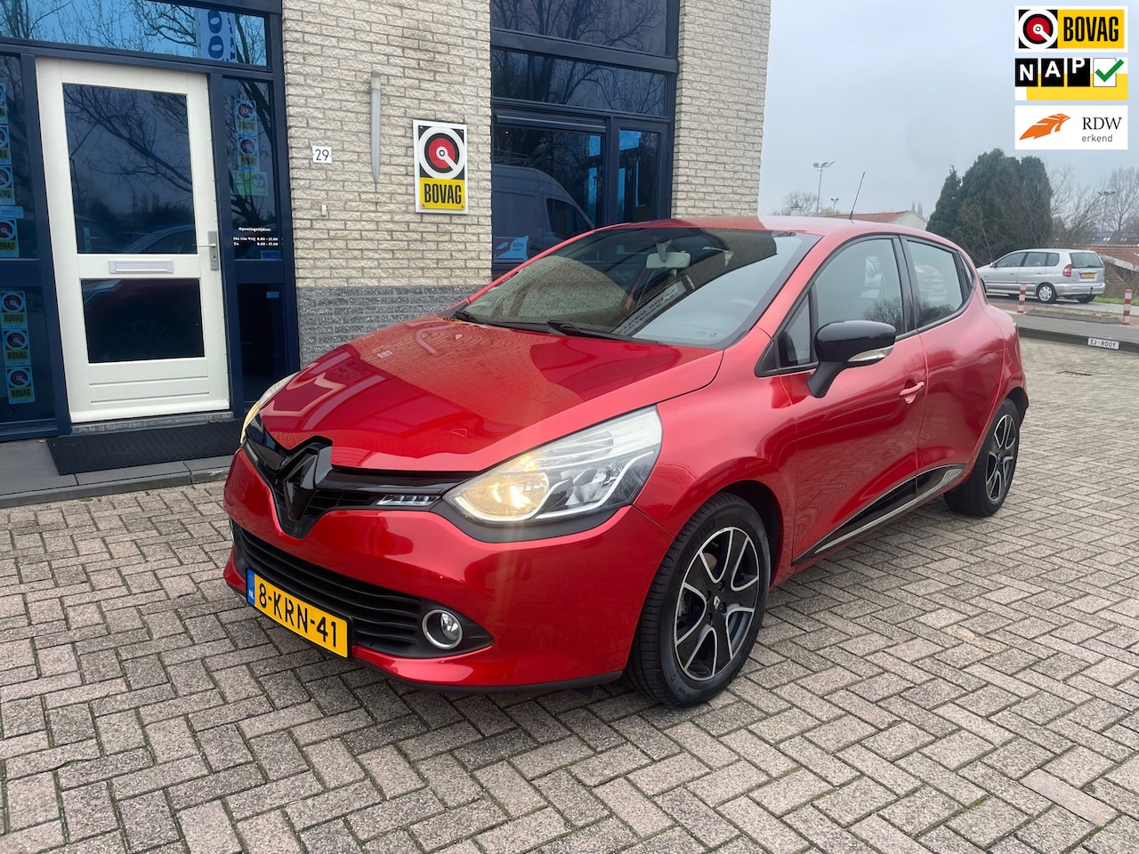 Renault Clio - 0.9 TCe Expression- NL auto-NAV-PDC - AutoWereld.nl