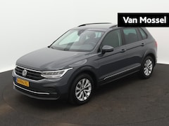 Volkswagen Tiguan - 1.5 TSI Life | Automaat | Trekhaak | Climatronic (Automatische Airco) | Navigatie PRO (Gro