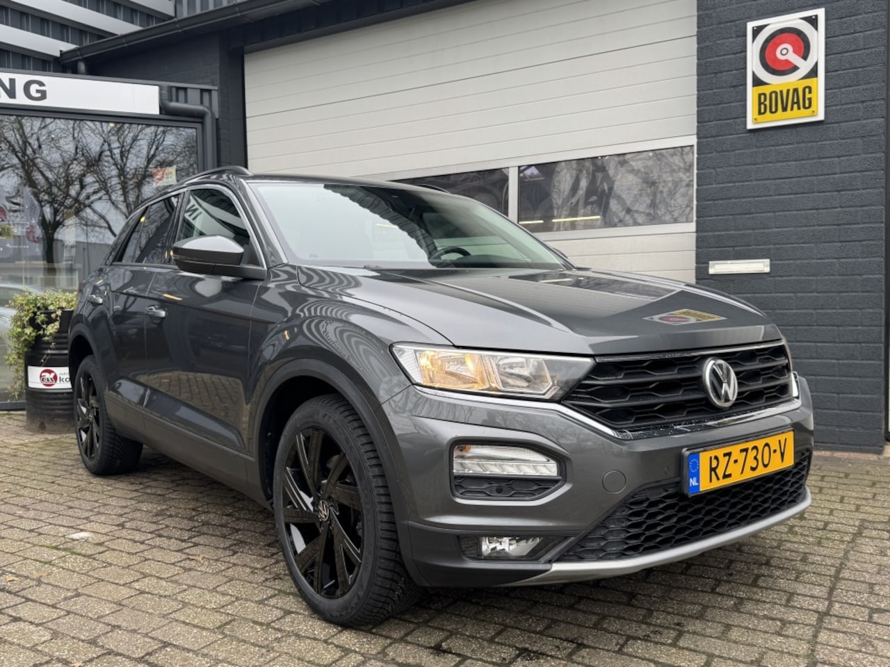 Volkswagen T-Roc - 1.0 TSI Style STOELVERWARMING/ECC/ADAPTIVE CRUISE/PRIVACY GLAS - AutoWereld.nl