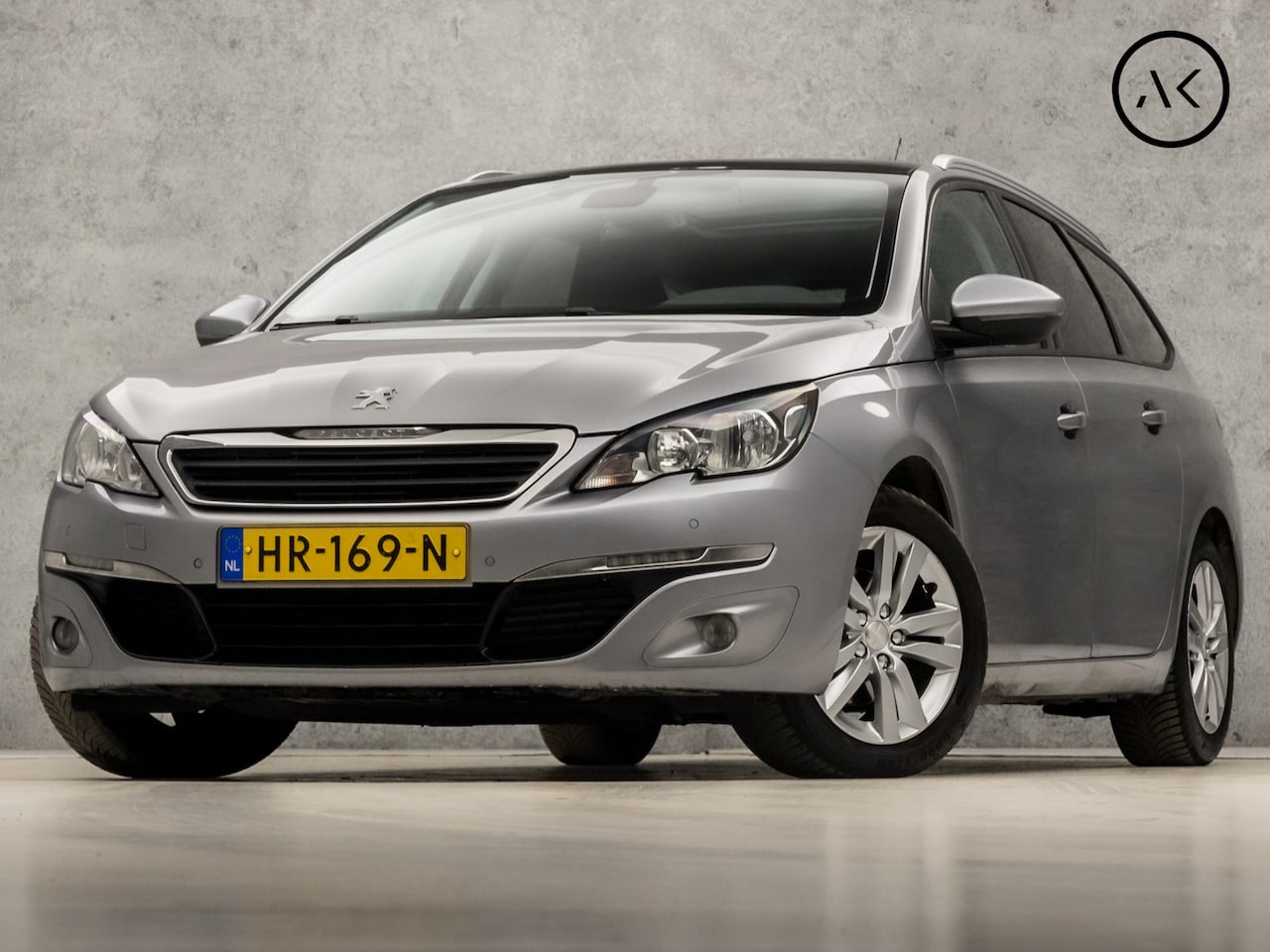 Peugeot 308 SW - 1.6 BlueHDI Executive Sport (PANORAMADAK, NAVIGATIE, CAMERA, GETINT GLAS, SPORTSTOELEN, TR - AutoWereld.nl