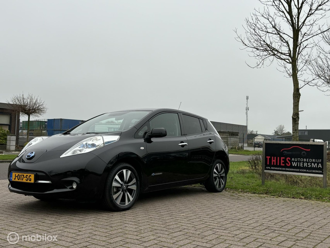 Nissan LEAF - Acenta 30 kWh €2000 subsidie/stoel vw/ leder/export - AutoWereld.nl