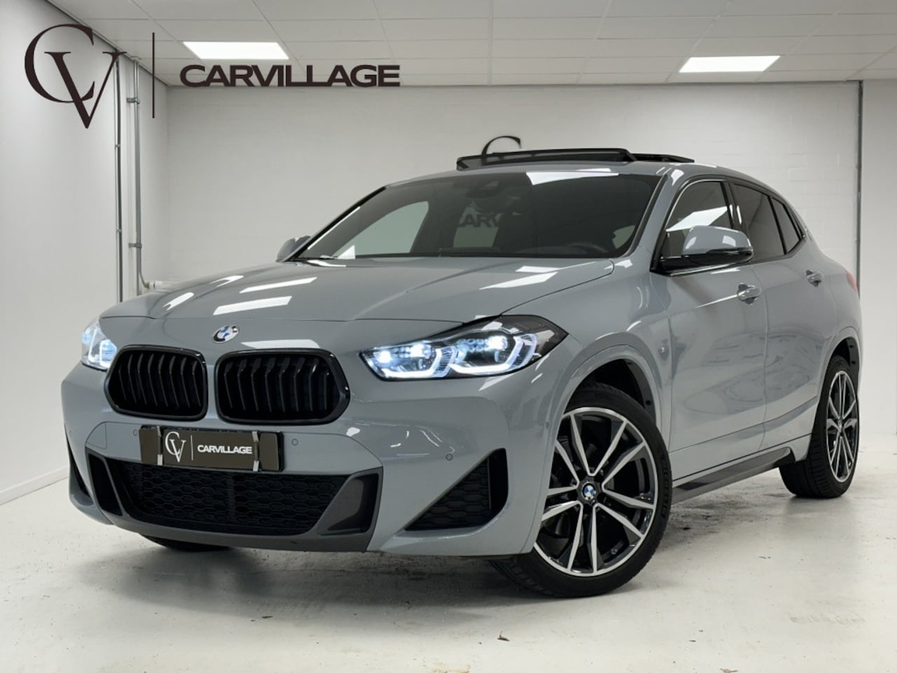 BMW X2 - sDrive18i M-Sport X | Panoramadak | M-Zetels | Brooklyn Grau | - AutoWereld.nl