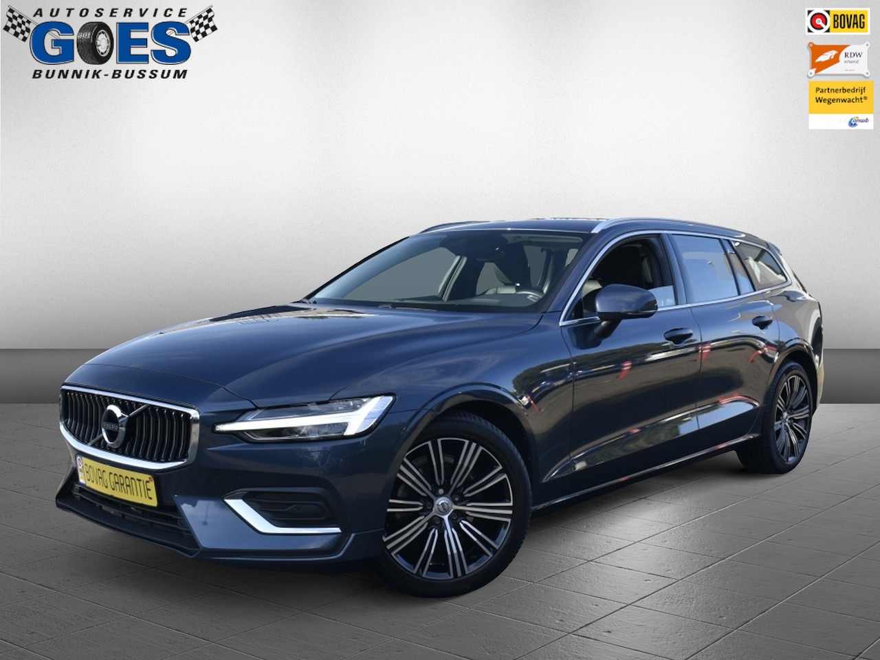 Volvo V60 - kombi V 60 B4 Inscription | Leer | Voll - AutoWereld.nl