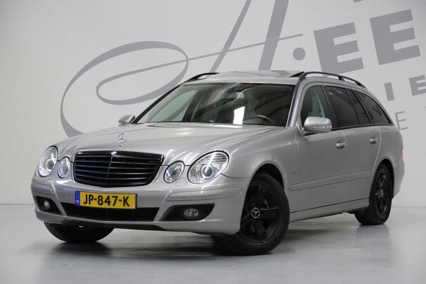 Mercedes-Benz E-klasse Estate - 200 K. Classic/ Schuifdak/ Stoelverwarming - AutoWereld.nl