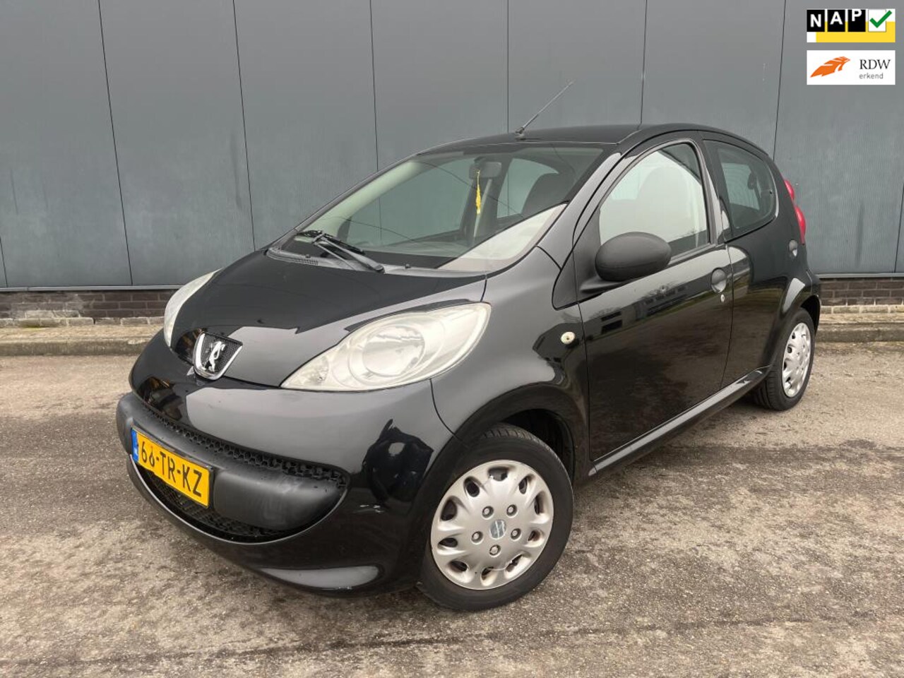 Peugeot 107 - 1.0-12V XR-5Deurs-Nieuwe APK-NAP! - AutoWereld.nl