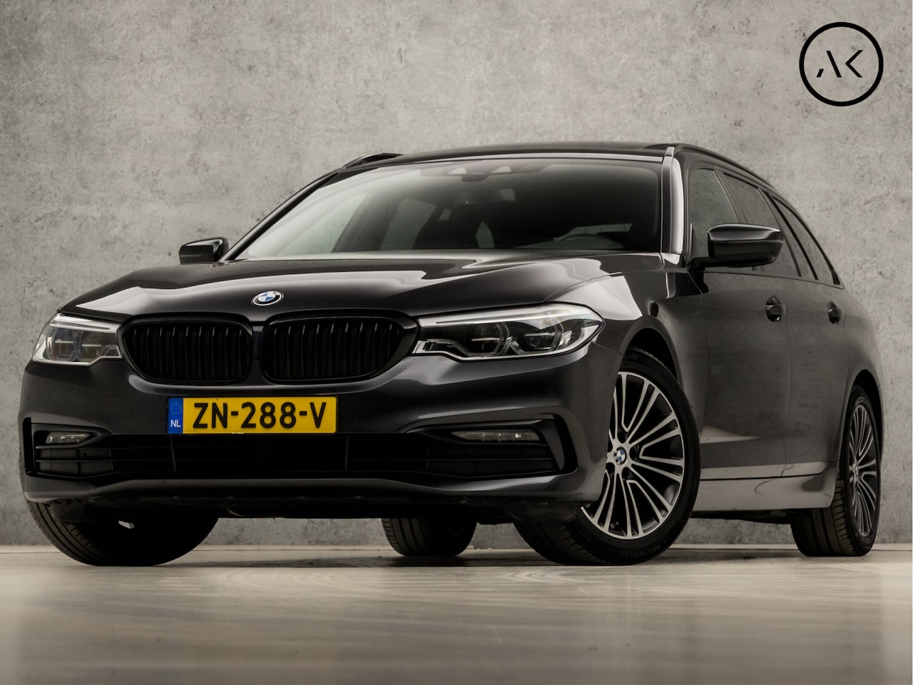 BMW 5-serie Touring - 520i High Executive 184Pk Automaat (PANORAMADAK, BTW, 1e EIGENAAR, DEALER ONDERHOUDEN, APP - AutoWereld.nl