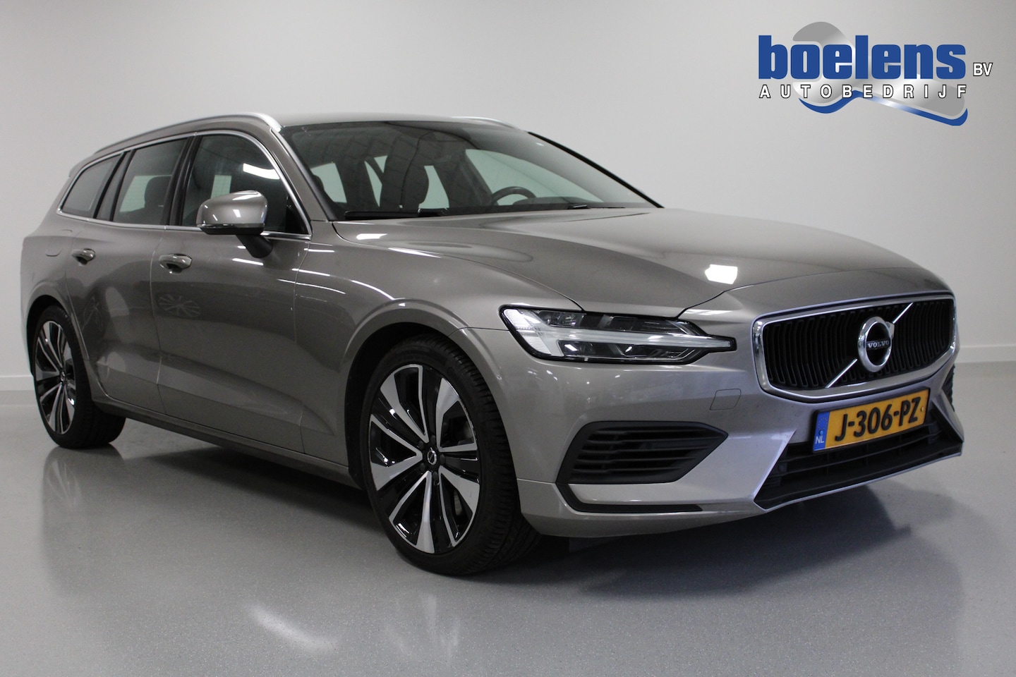 Volvo V60 - 2.0 T6 Twin Engine AWD Inscription | 19'LMV | LED | CAMERA | STOEL-VERW | NAVIGATIE | ELEK - AutoWereld.nl