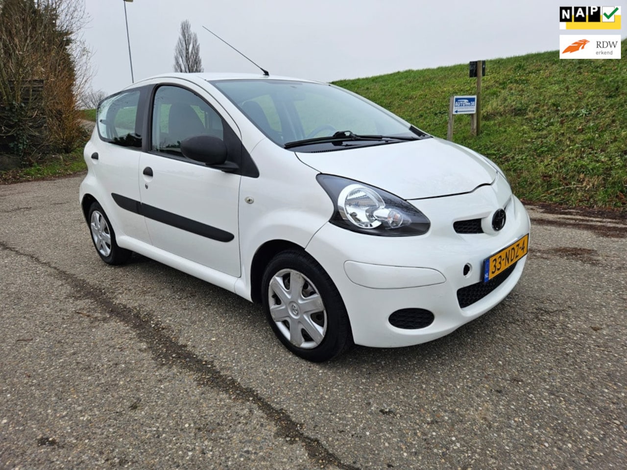 Toyota Aygo - 1.0-12V Access 1.0-12V Access,Lichte Schade - AutoWereld.nl