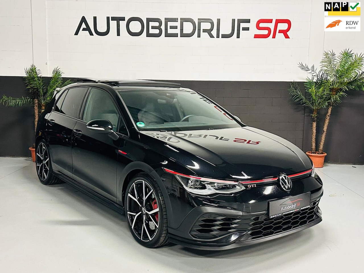 Volkswagen Golf - 2.0 TSI GTI Clubsport! PANO | IQ Lights | Camera | Sfeerverl | R' Velgen | - AutoWereld.nl