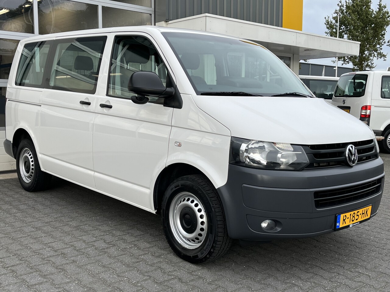 Volkswagen Transporter Kombi - 2.0 TDI DSG Automaat L1H1 BM BTW en BPM vrij Airco Cruise control Trekhaak PDC Marge 1e ei - AutoWereld.nl