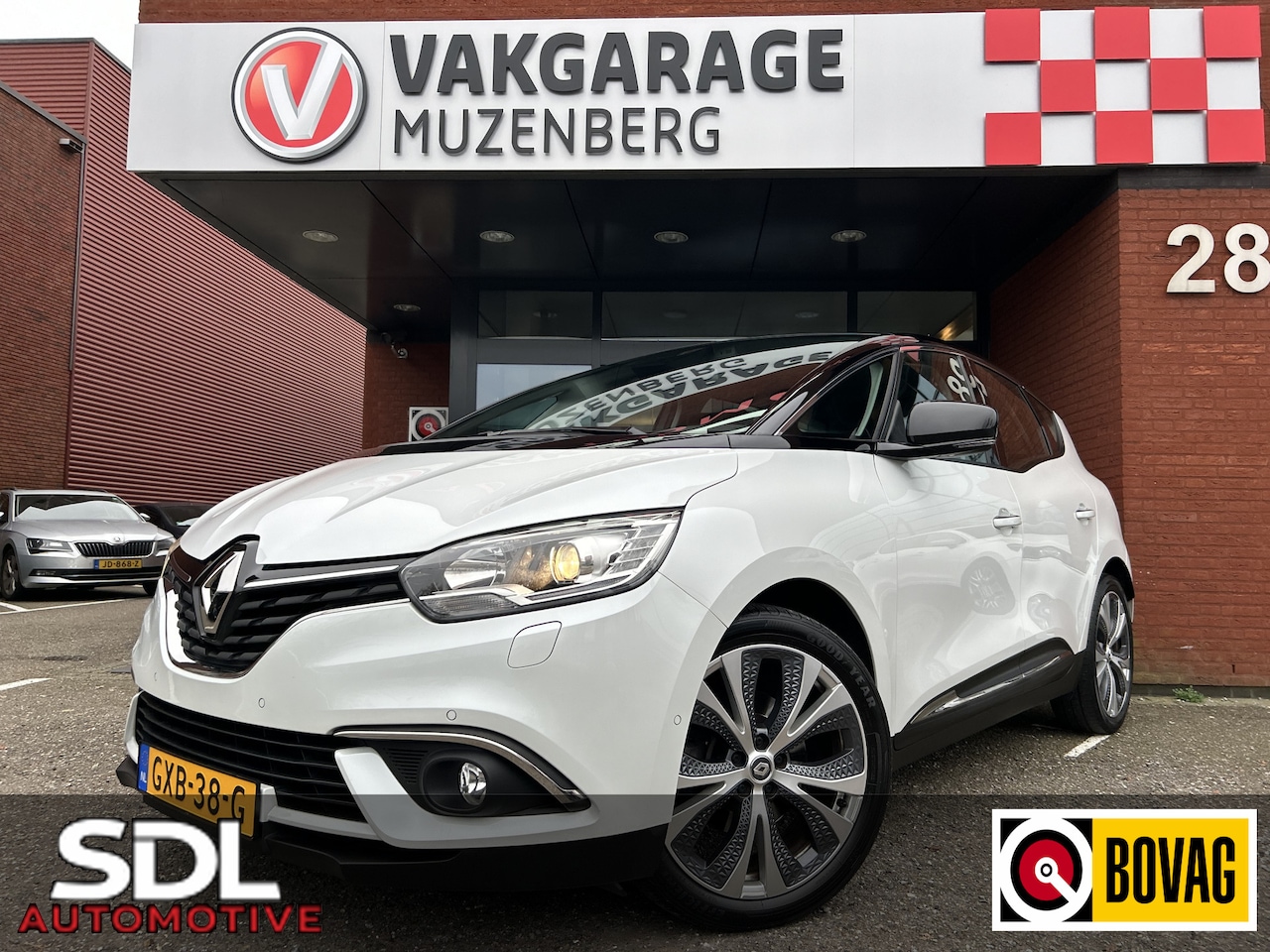 Renault Scénic - 1.2 TCe Limited // NAVI // PDC // CAMERA // HALF-LEDER // CRUISE // DODEHOEK DETECTIE - AutoWereld.nl