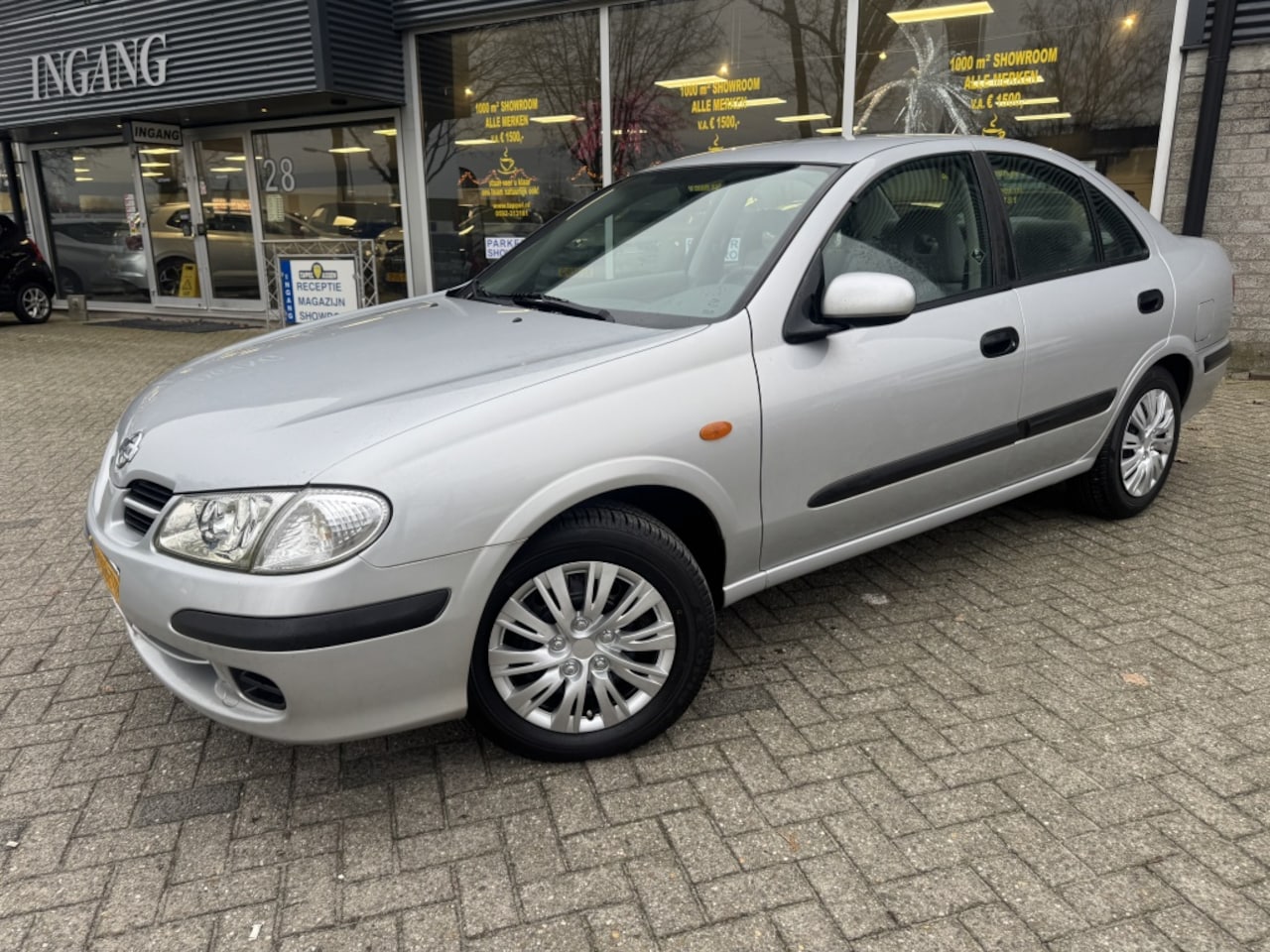 Nissan Almera - 1.5 Comfort incl. Airco/ Trekhaak/ NAP!! UNIEK! - AutoWereld.nl