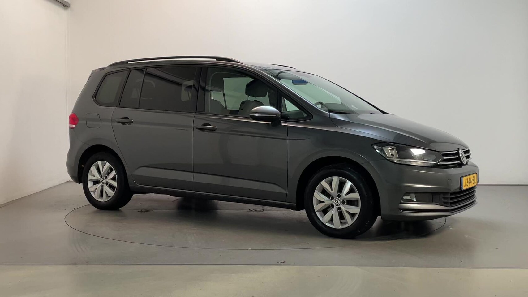 Volkswagen Touran - 1.5 TSI 150pk DSG Comfortline 7p Camera Navigatie Adaptive Cruise - AutoWereld.nl