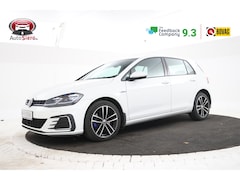 Volkswagen Golf - 1.4 TSI PHEV GTE Panorama, Apple carplay, Climate,