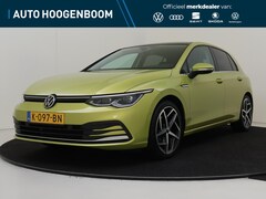 Volkswagen Golf - 1.5 eTSI Style | Panoramadak | LED matrix verlichting | Dodehoek detectie | Parkeerassiste