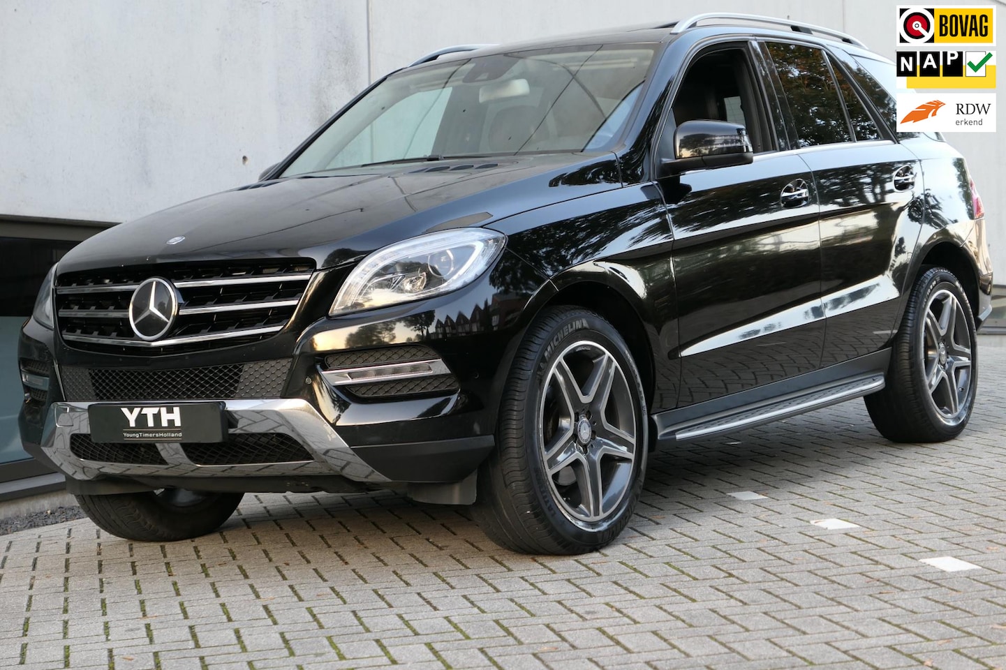 Mercedes-Benz M-klasse - 350 Leder Navi 20" AMG Schuifdak ACC Distronic Lane Assist - AutoWereld.nl