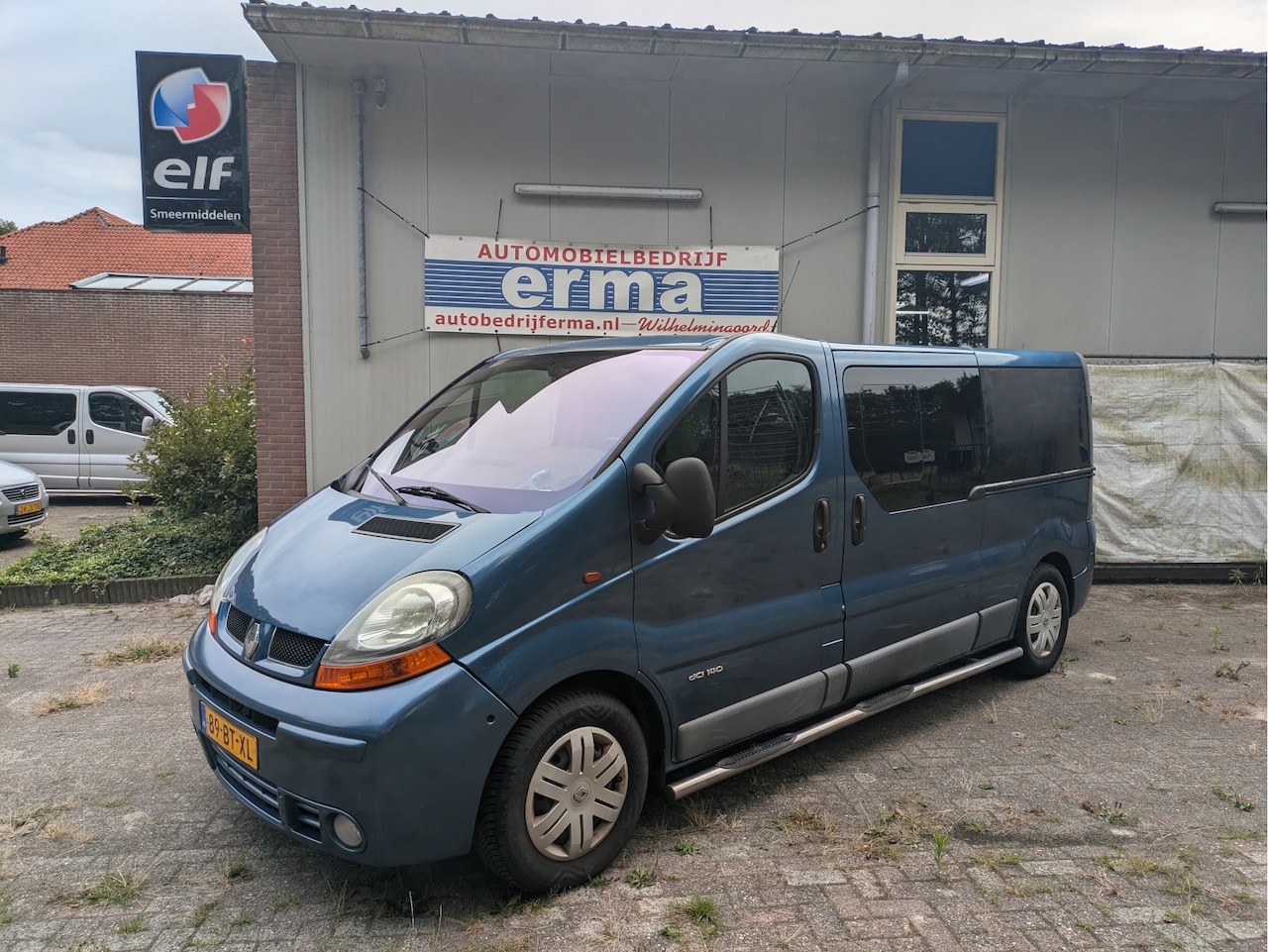 Renault Trafic - invalide/rolstoel bus 2.5 dCi L2H1 invalide/rolstoel bus - AutoWereld.nl