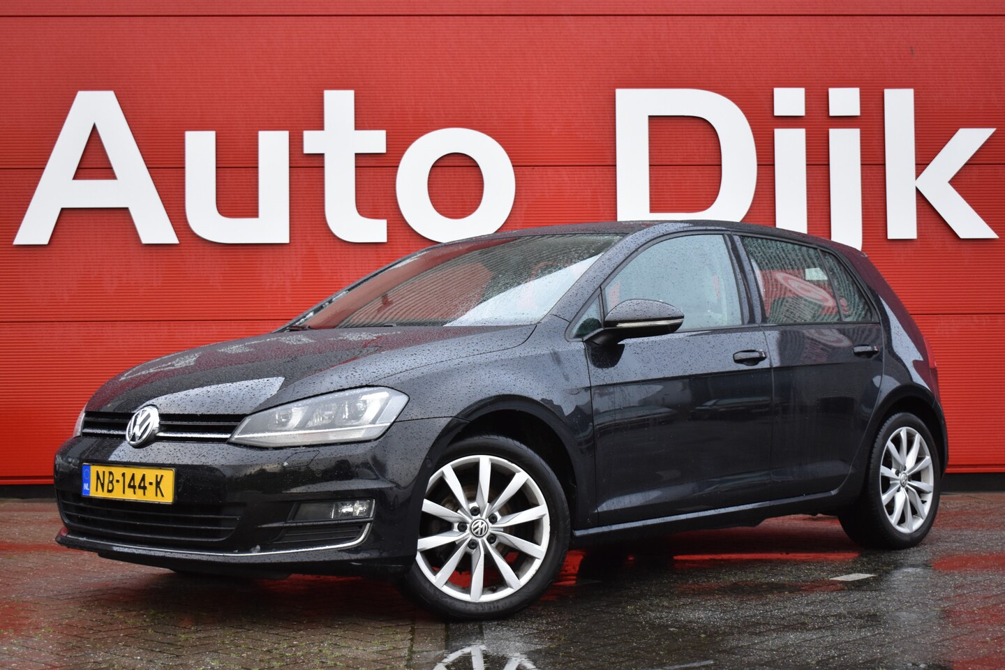 Volkswagen Golf - 1.2 TSI Highline Bi-Xenon | Camera | Navi | Clima | Cruise | PDC V+A | LMV - AutoWereld.nl