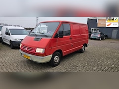 Renault Trafic - TF1J T1000 1.9 diesel