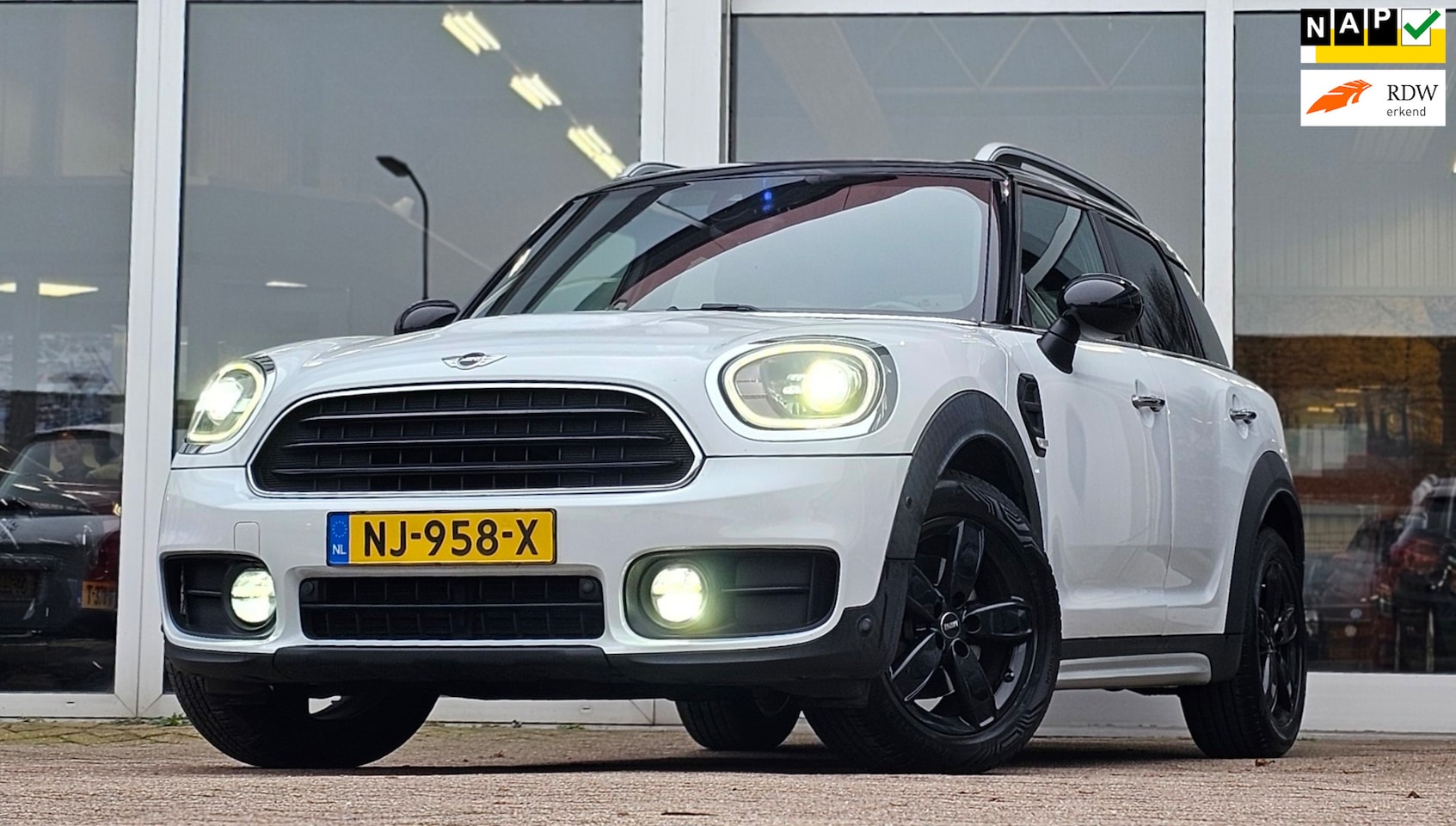 MINI Countryman - Mini 2.0 Cooper D Pepper Full LED Navi Nieuwe APK Mooi! - AutoWereld.nl