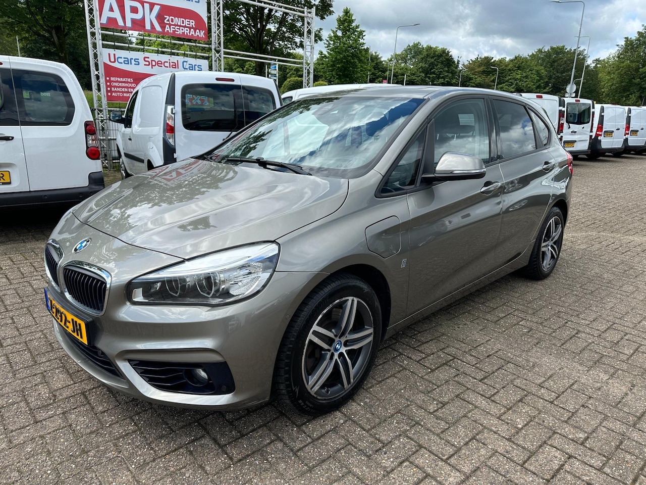 BMW 2-serie Active Tourer - 225xe iPerformance Navigatie/ Panoramadak - AutoWereld.nl