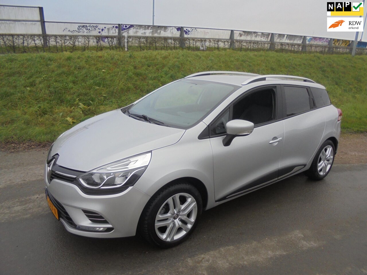 Renault Clio Estate - Renault clio 0.9 benzine staion airco pdc navigatie 92.000km - AutoWereld.nl