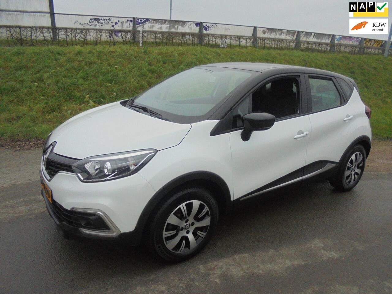 Renault Captur - Renault captur 0.9 benzine airco lmv trekhaak 74.000km eerste eigenaar - AutoWereld.nl