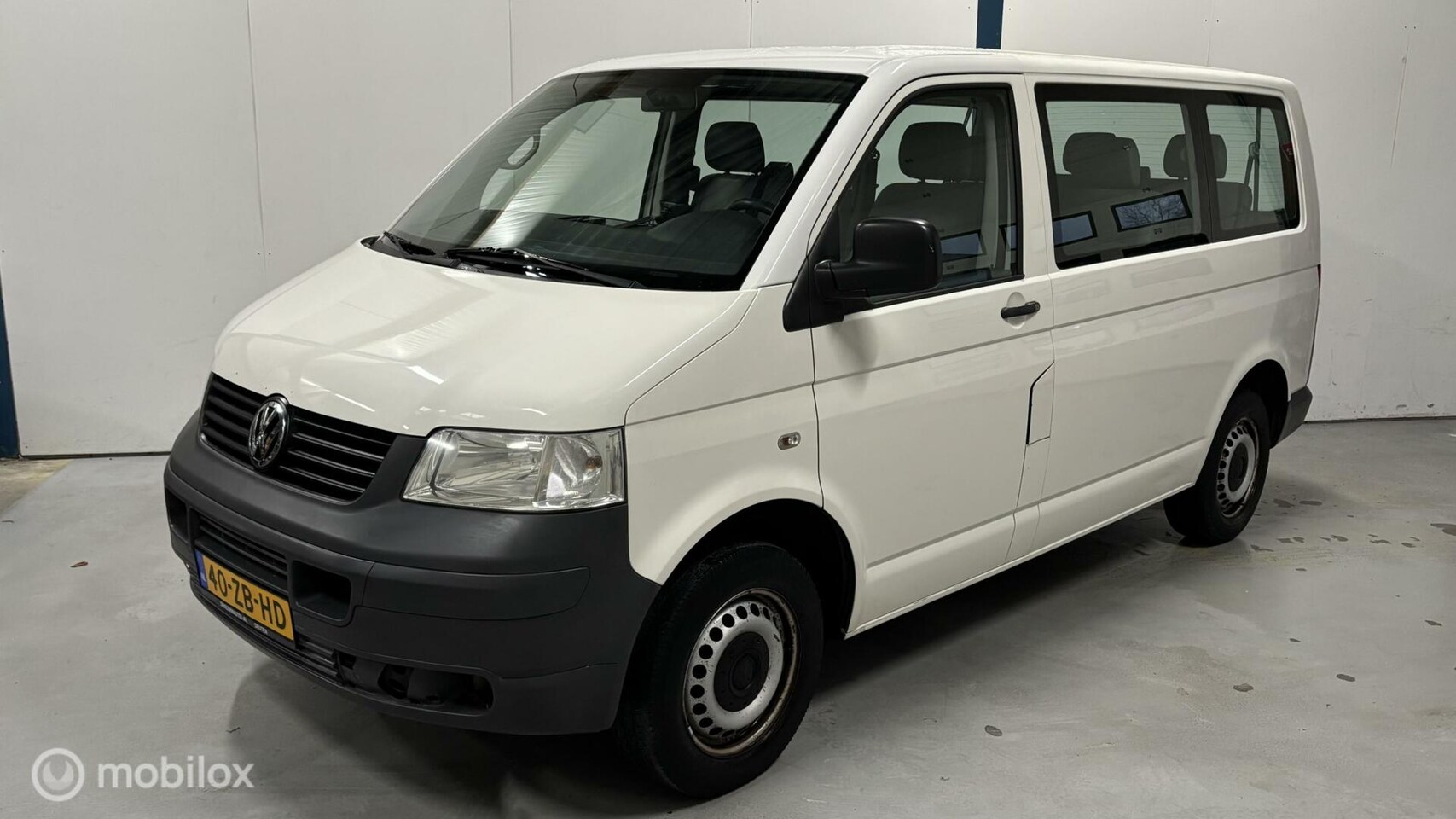 Volkswagen Transporter Kombi - 2.0 300 Trendline 8-PERSOONS / €16.500,- EX. BTW - AutoWereld.nl