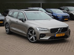 Volvo V60 - 2.0 B4 R-Design / Panoramadak / Camera / Head-up / Leder / Keyless / 19'' / ACC / Dodehoek