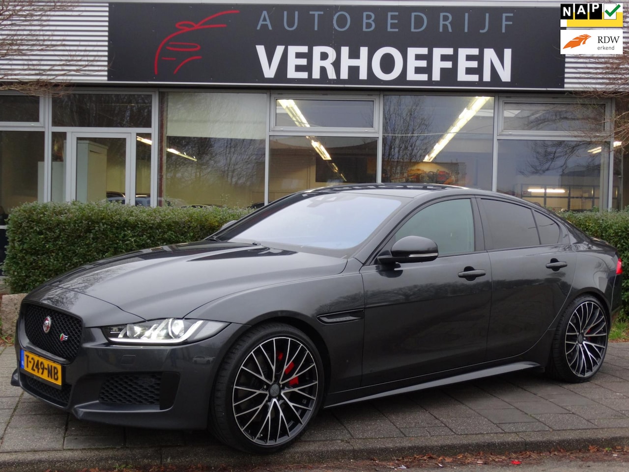 Jaguar XE - 3.0 S E-Hybrid Platinum Edition - ZWART LEDER - STOEL VERW - KEYLESS GO - CRUISE / CLIMATE - AutoWereld.nl