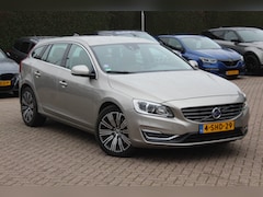 Volvo V60 - 2.4 D6 AWD Plug-In Hybrid Summum / Trekhaak / Leder / Navigatie / Parkeerhulp achter / Pre