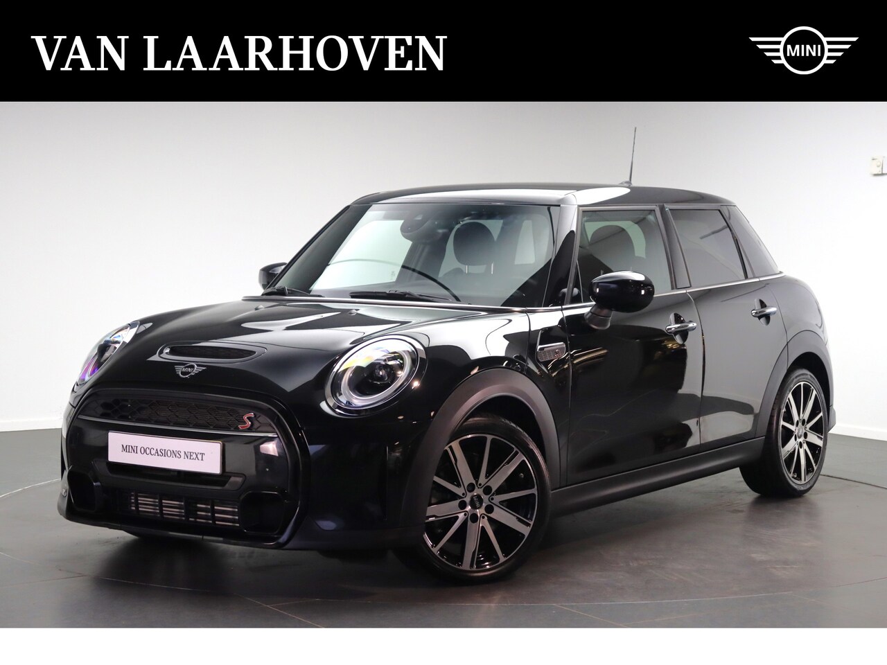 MINI Cooper S - Hatchback Classic Automaat / Premium Go Pakket / Achteruitrijcamera / Sportstoelen / Comfo - AutoWereld.nl