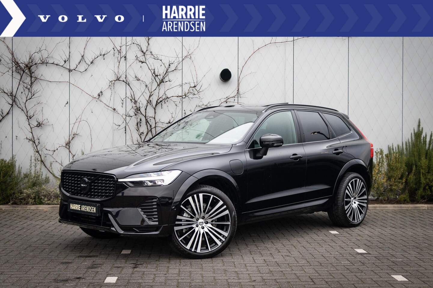 Volvo XC60 - T6 AWD Plug-in Hybrid Plus Black Edition | 22 Inch lichtmetalen velgen | Adaptieve Cruise - AutoWereld.nl