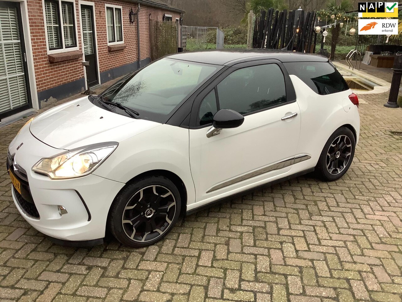 Citroën DS3 - 1.2 VTi So Chic nieuwe apk9-2025 - AutoWereld.nl