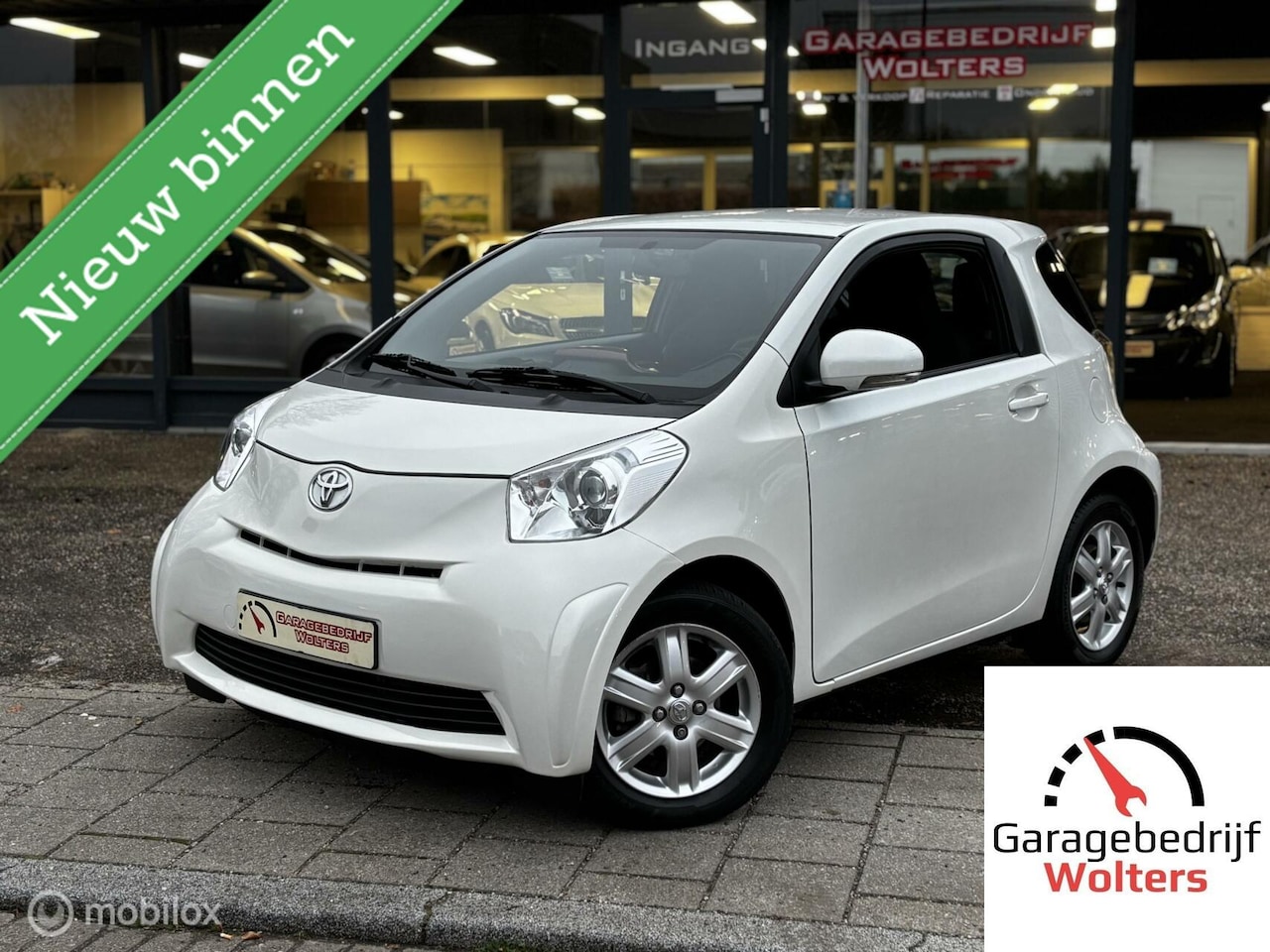 Toyota iQ - 1.0 VVTi Aspiration Pearl AUTOMAAT 1E EIGENAAR - AutoWereld.nl