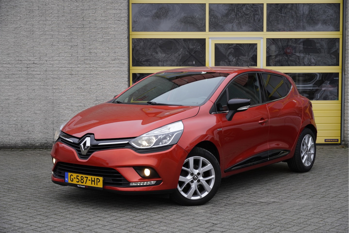 Renault Clio - 0.9 TCe 5drs Limited BJ2019 Lmv 16" | Led | Pdc | Navi | Keyless entry | Airco | Cruise co - AutoWereld.nl