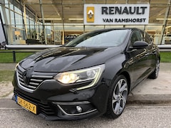 Renault Mégane - 1.3 TCe Bose / 140 PK / Camera / PDC 360 / Keyless / Applecarplay - Androidauto /