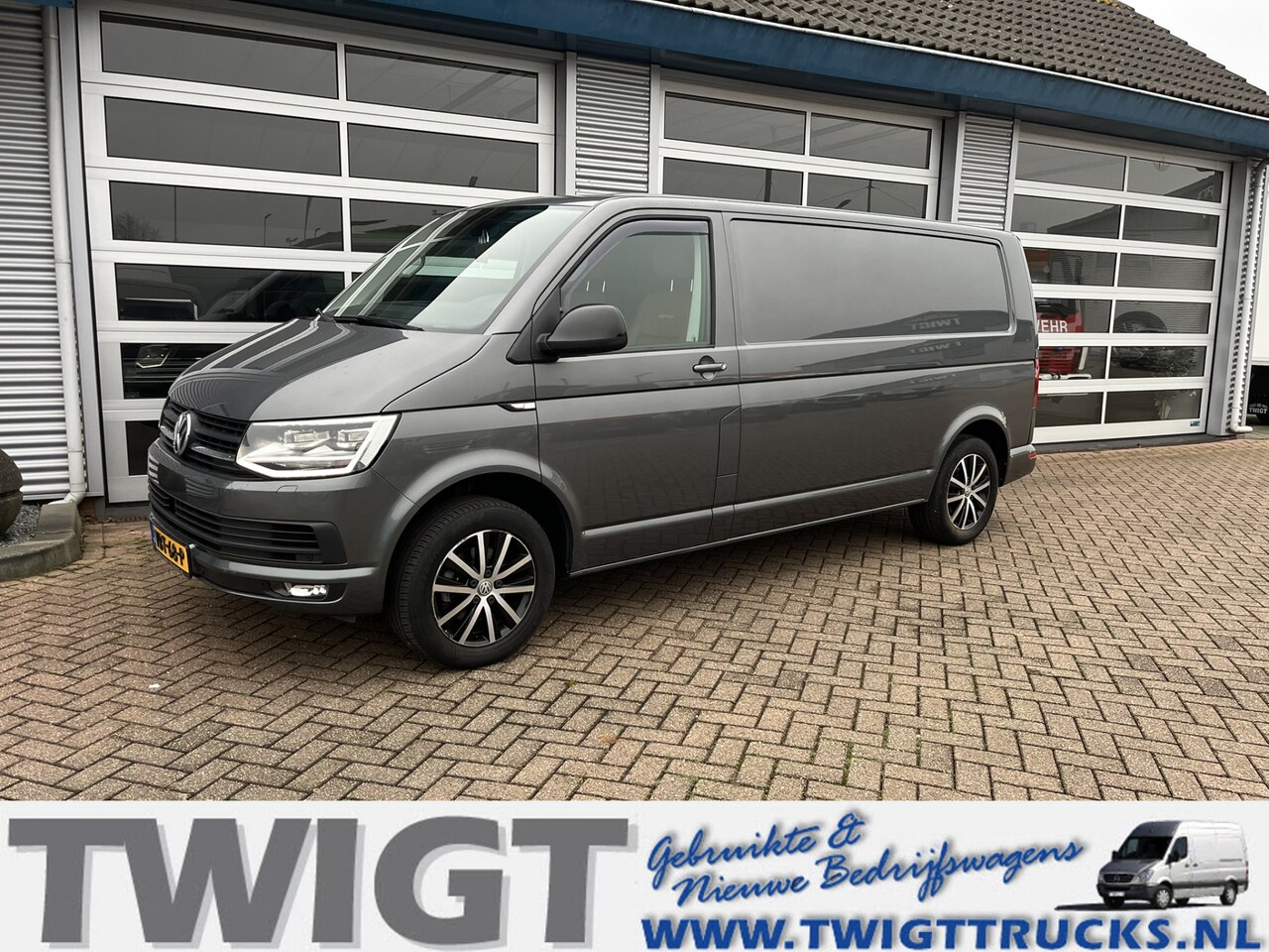 Volkswagen Transporter - 2.0 TDI L2H1 Highline 150PK/Automaat Euro 6 - AutoWereld.nl