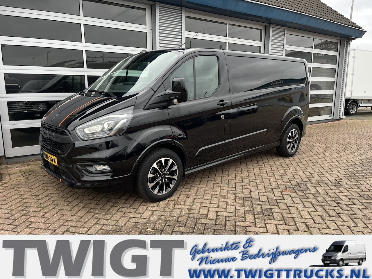 Ford Transit Custom - 320 2.0 TDCI L2H1 Sport Automaat / 185 PK Euro 6 - AutoWereld.nl