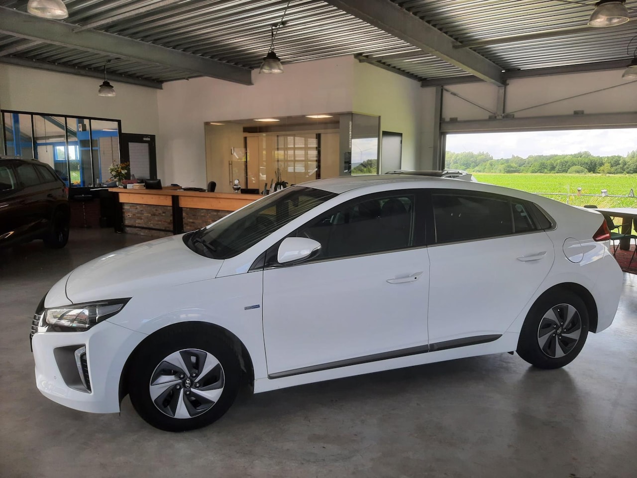 Hyundai IONIQ - 1.6 GDi Comfort Camera,Pdc en Navigatie ! - AutoWereld.nl