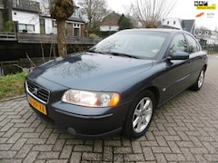 Volvo S60 - 2.0T 180pk Automaat Clima Navi Trekhaak 1600kg Historie