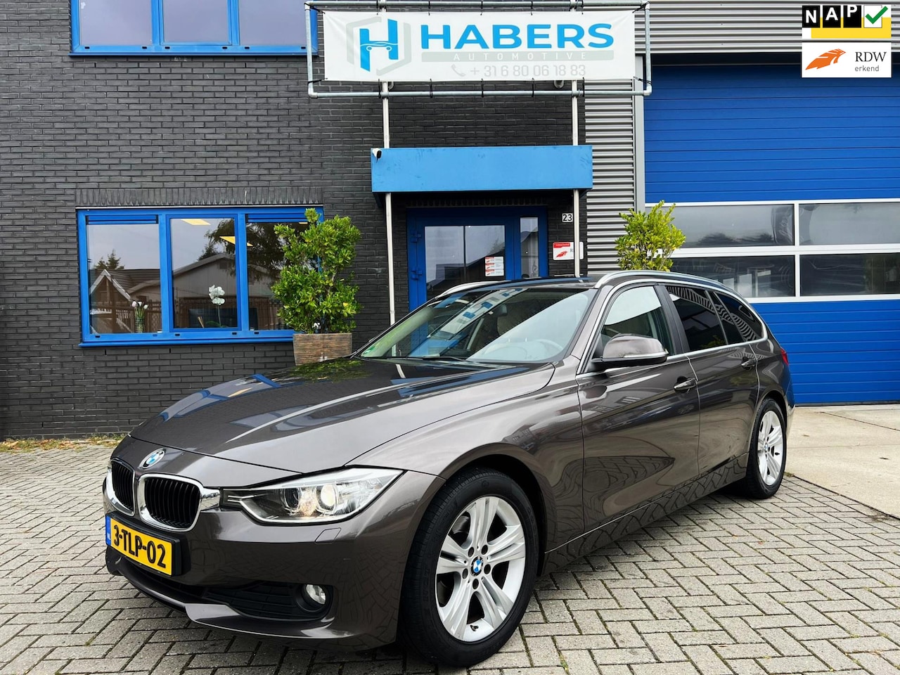 BMW 3-serie Touring - 316i High Executive 136PK|Origineel NL|Prof Navi|Automaat|Leder|Trekhaak|StoelVW|Xenon|Cli - AutoWereld.nl