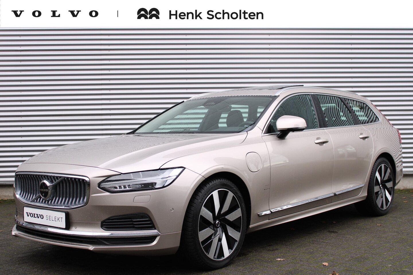 Volvo V90 - T6 AUT8 350PK Ultimate Bright, 360 Graden Camera, Luchtvering, Voorstoelen Met Massagefunc - AutoWereld.nl