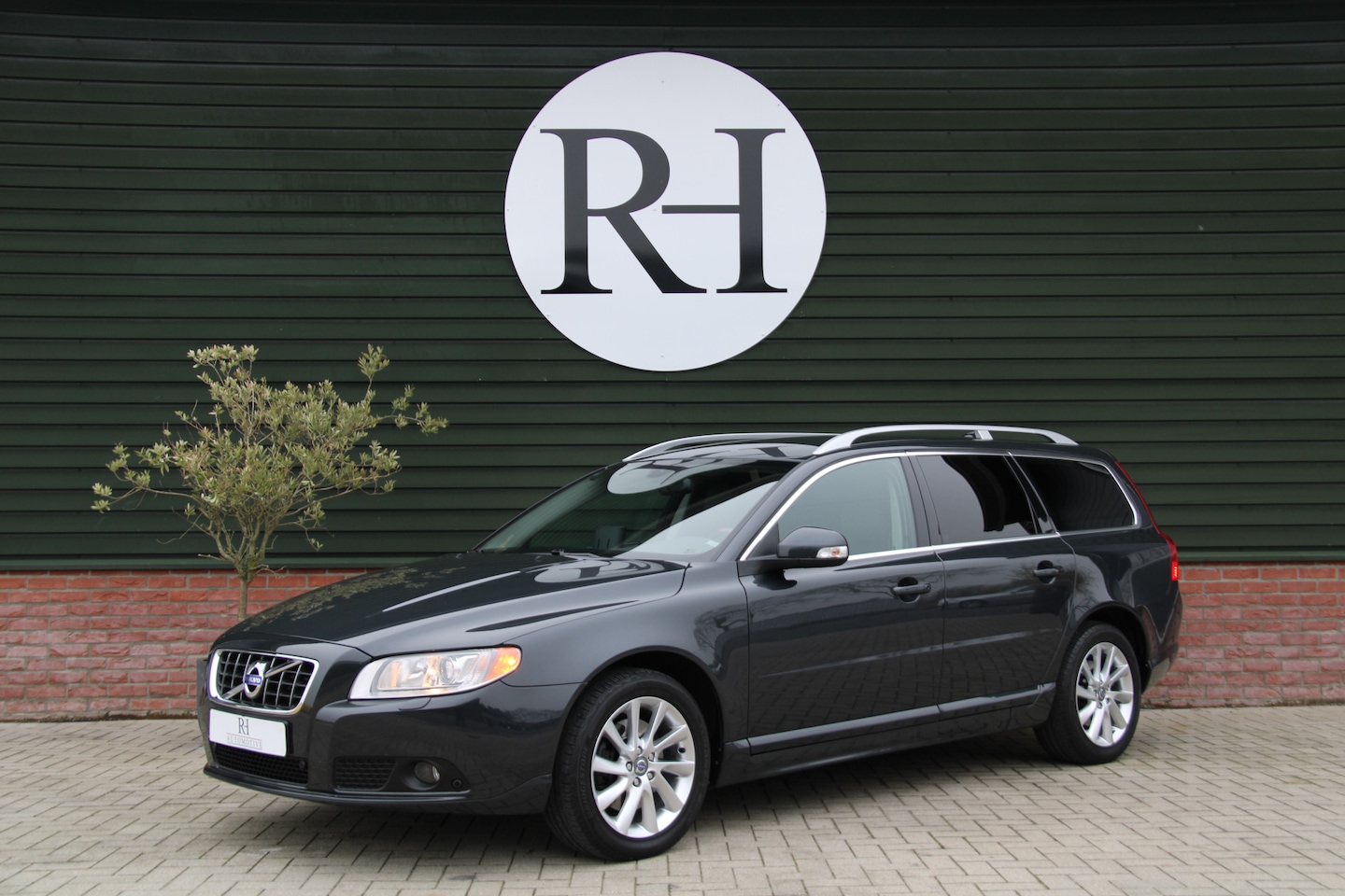 Volvo V70 - 2.5T Automaat Summum - Youngtimer! - AutoWereld.nl