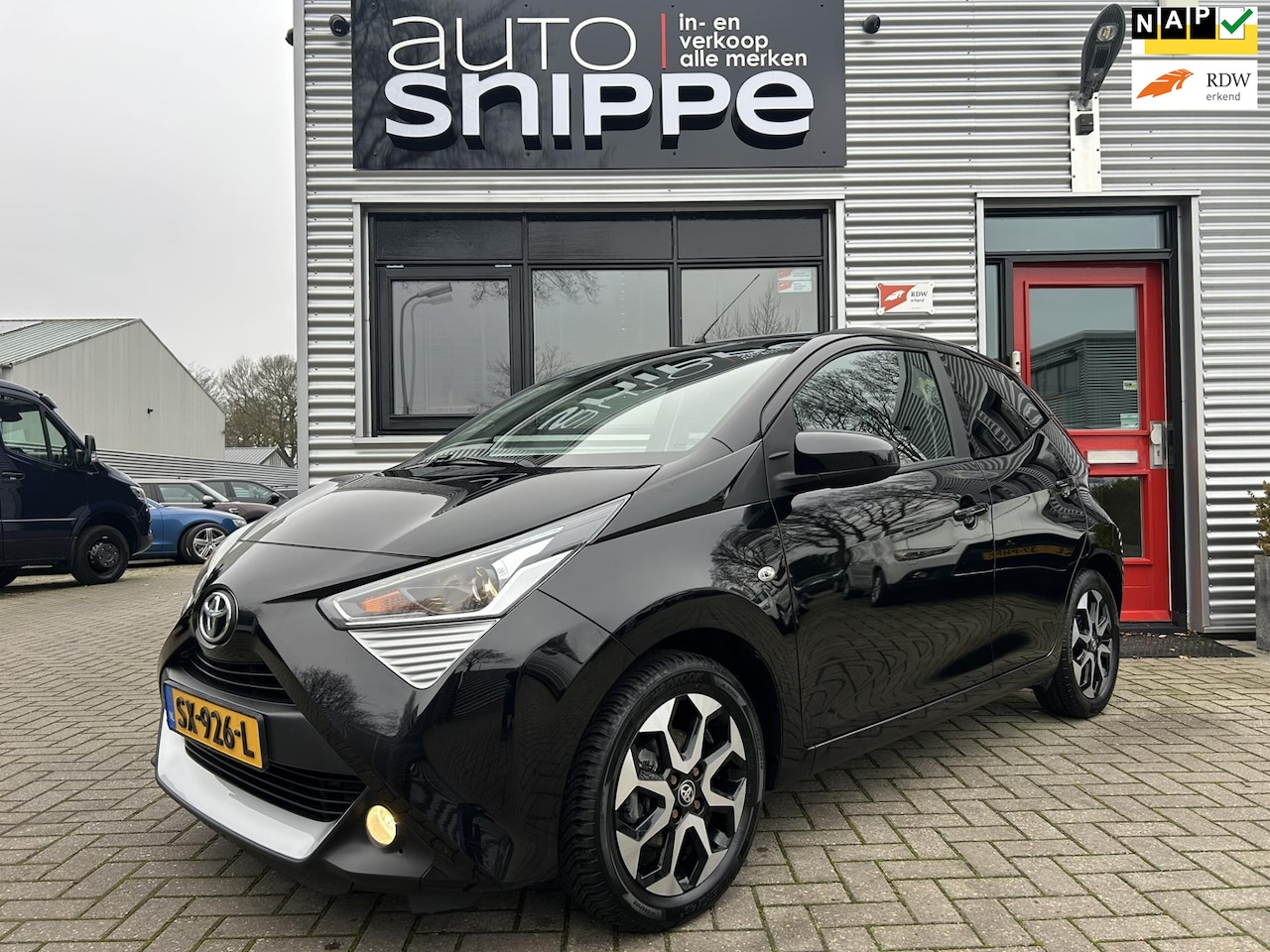 Toyota Aygo - 1.0 VVT-i x-first -5DRS.-AIRCO-CAMERA-APPLE CARPLAY/ANDROID AUTO-DAB+-GOED ONDERHOUDEN!-OR - AutoWereld.nl