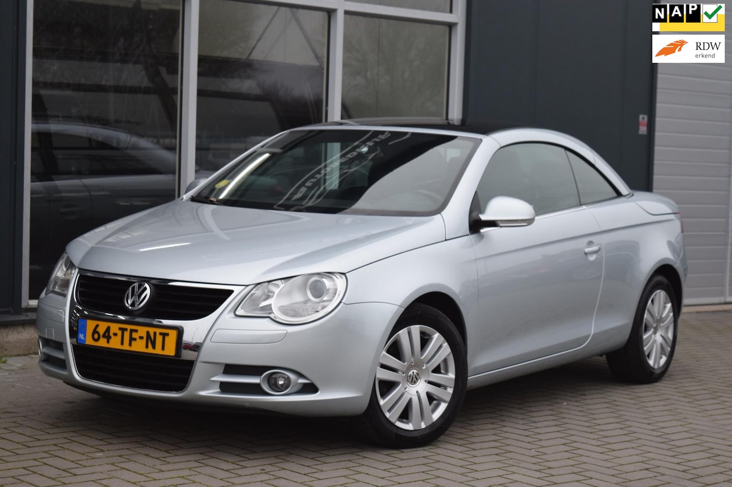 Volkswagen Eos - 2.0-16v FSI | Airco | Cruise | NAP + APK 12-2025 ! - AutoWereld.nl