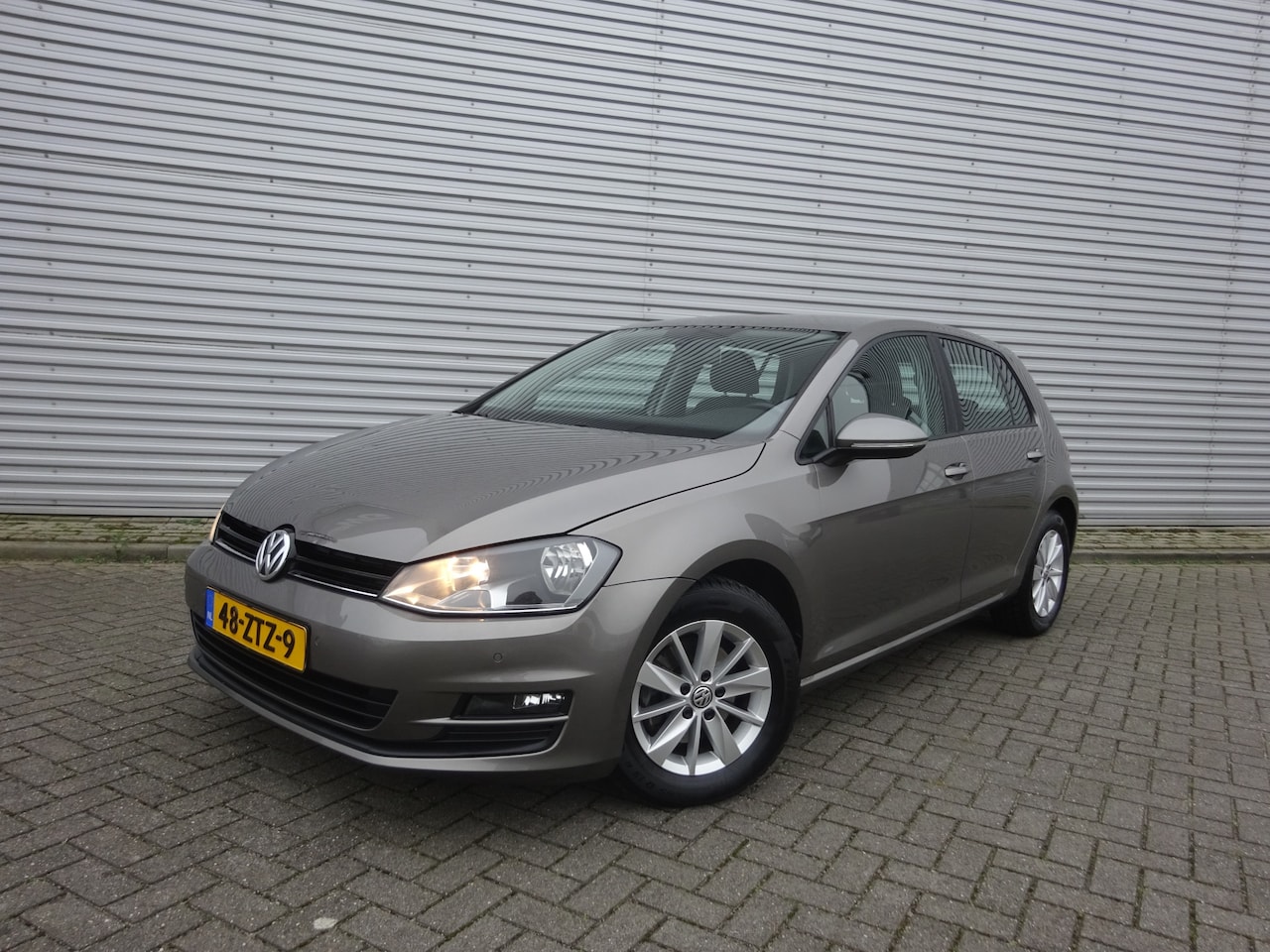 Volkswagen Golf - 1.2 TSI Comfortline Climate / Navi / Cruise / Parkeersensoren / NAP - AutoWereld.nl